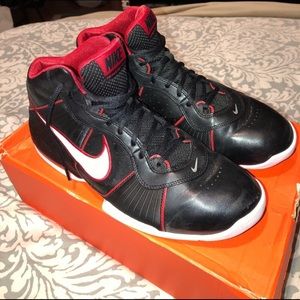 NIKE- AIR MAX FULL COURT